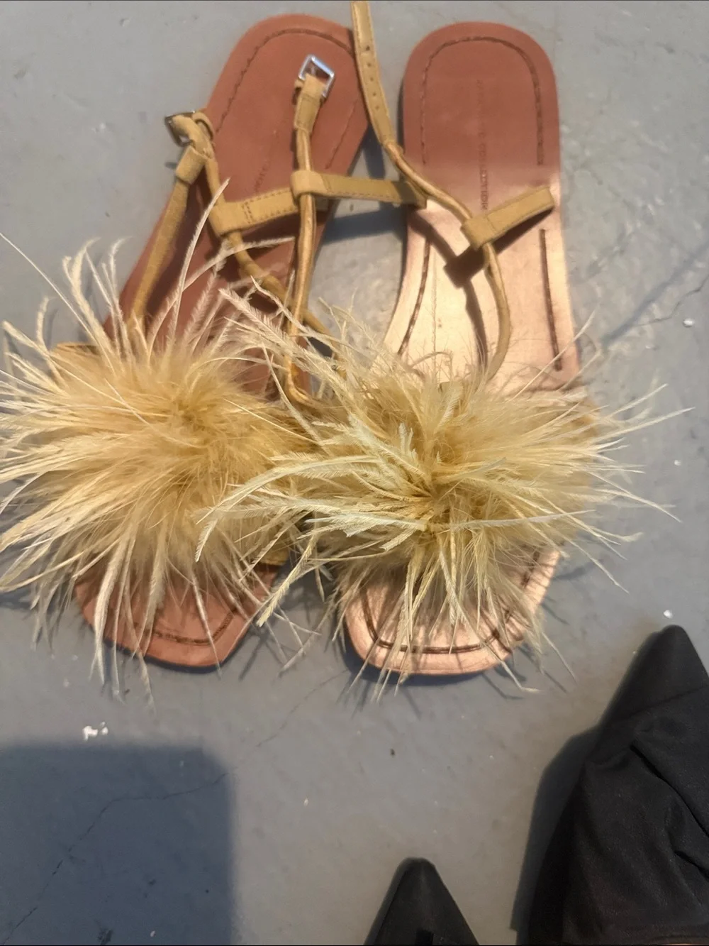 Zara Feather Pom-Pom Tan Sandals - Picture 2 of 9